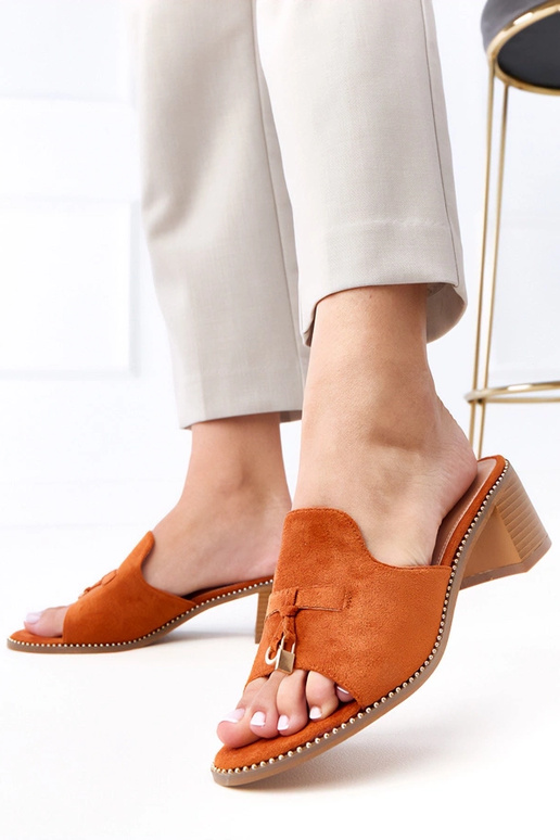 Ciabatte marroni con tacco e...