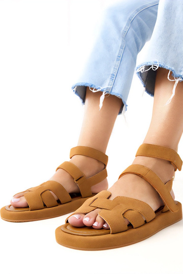 Sandali rossi con chiusura...