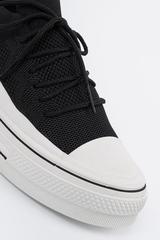 Un modello convincente scarpe colore nero z ozdobnym laccim Un modello convincente scarpe colore nero z ozdobnym laccim