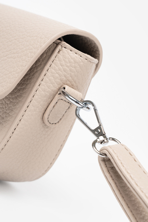 Piccola borsa da donna z ozdobnym cuorem