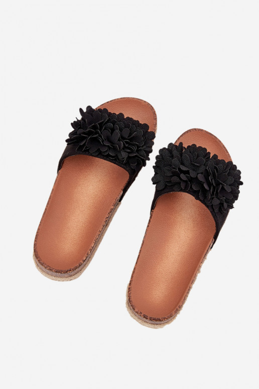 Pantofole da donna con una piattaforma Con decorazionii con motivi florealikami colore nero Tessara Pantofole da donna con una piattaforma Con decorazionii con motivi florealikami colore nero Tessara