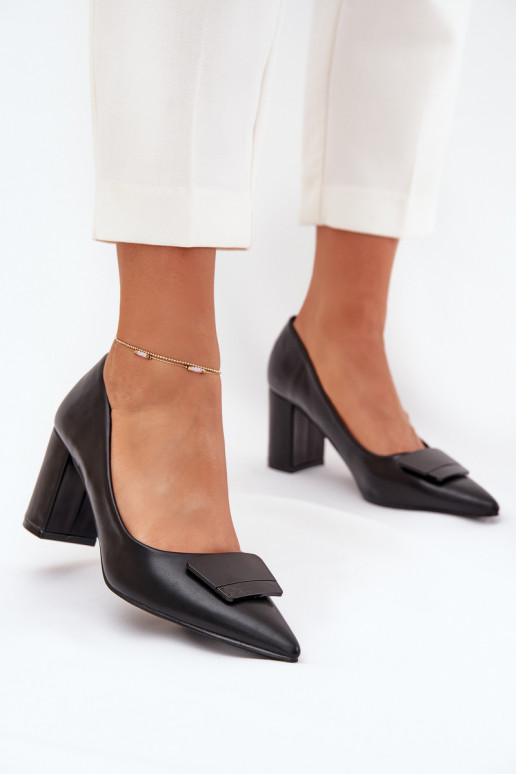 Scarpe con i tacchi con ornamenti colore nero Celira Scarpe con i tacchi con ornamenti colore nero Celira