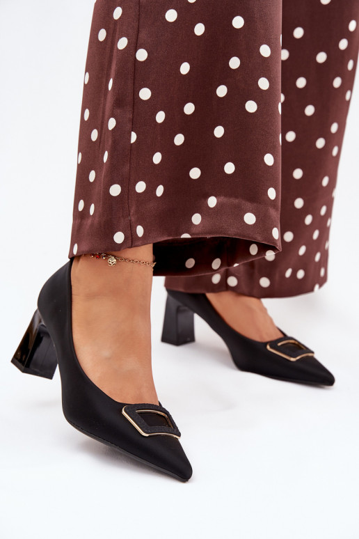 Scarpe con i tacchi decorare con fibbie colore nero Seriva