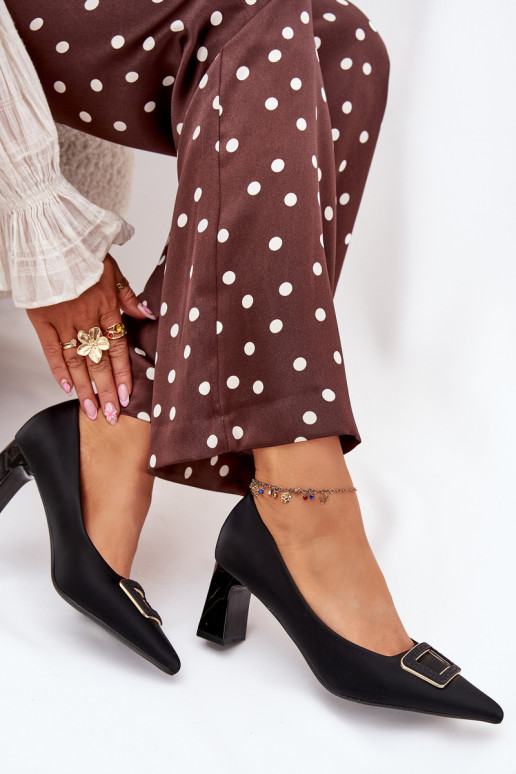 Scarpe con i tacchi decorare con fibbie colore nero Seriva