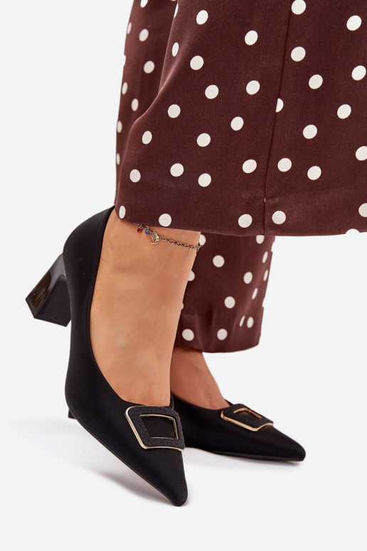 Scarpe con i tacchi decorare con fibbie colore nero Seriva