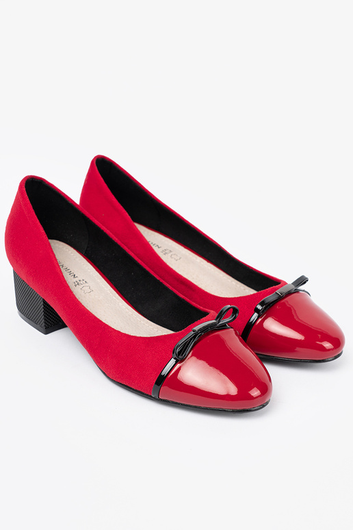 colore rosso tacchi alti con un fiocco i lakieroAanym noskiem colore rosso tacchi alti con un fiocco i lakieroAanym noskiem