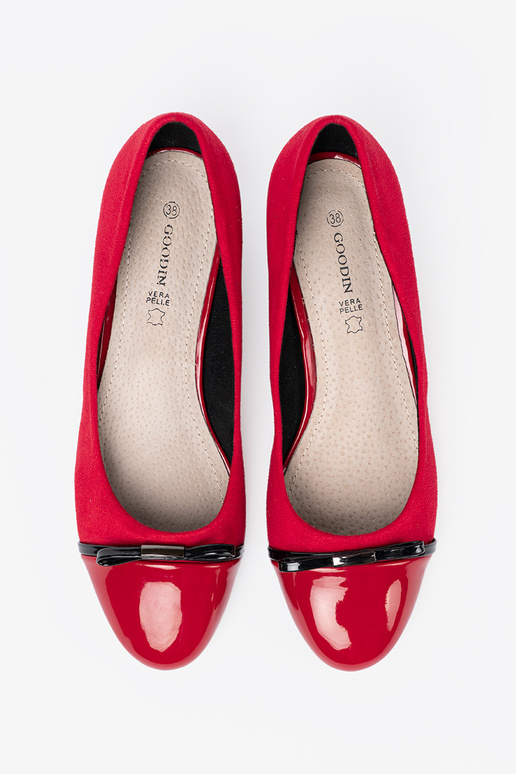 colore rosso tacchi alti con un fiocco i lakieroAanym noskiem colore rosso tacchi alti con un fiocco i lakieroAanym noskiem