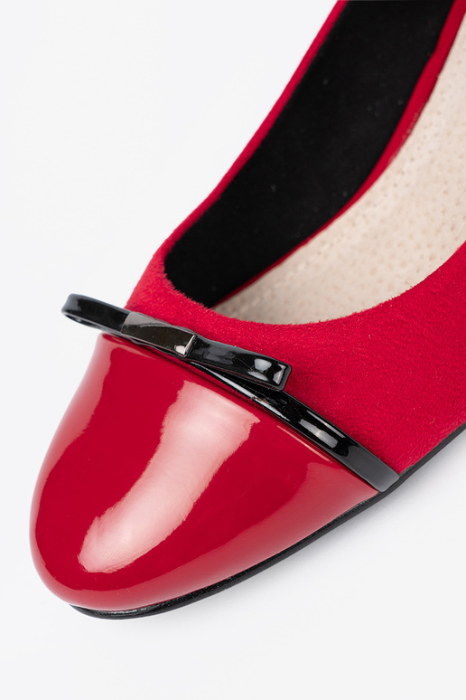 colore rosso tacchi alti con un fiocco i lakieroAanym noskiem colore rosso tacchi alti con un fiocco i lakieroAanym noskiem