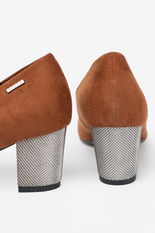 colore marrone tacchi alti z ozdobnym argentom obcasem colore marrone tacchi alti z ozdobnym argentom obcasem