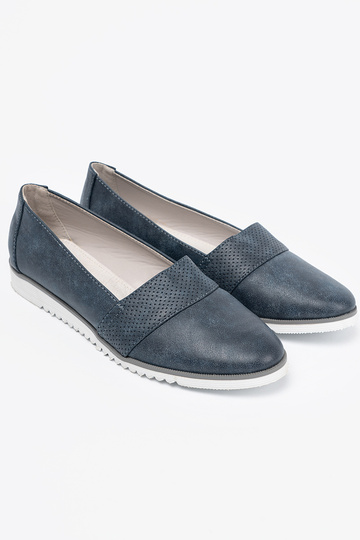 blu scuro mocassini su una suola bianca