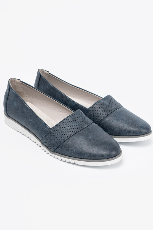 blu scuro mocassini su una suola bianca blu scuro mocassini su una suola bianca