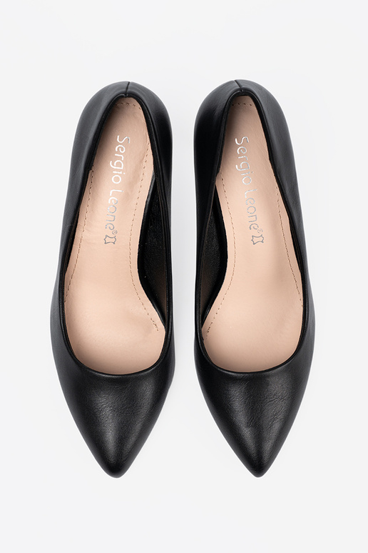 Elegantello classico colore nero tacchi alti su un tacco alto