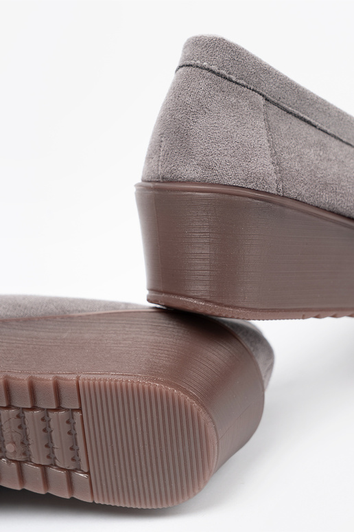 colore grigio mezze scarpe con dettagli dorati