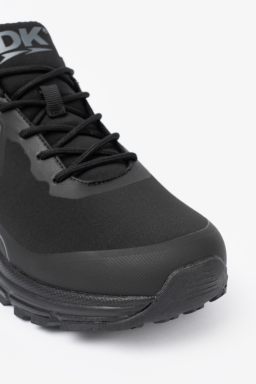 Stile sportivo obuAie colore nero DK z technologią Aqua Guscio morbido