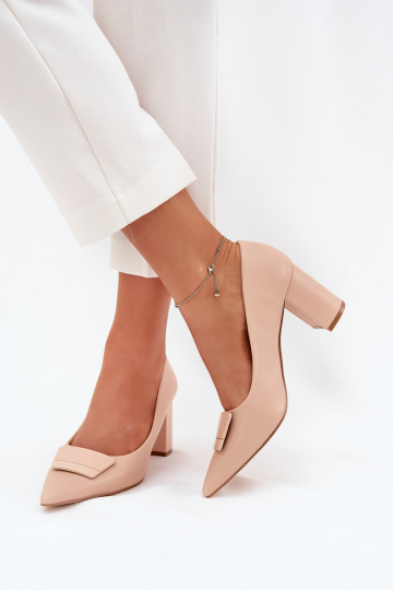 Scarpe con i tacchi con ornamenti beige Celira
