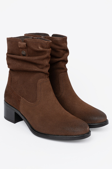 colore marrone pelle scarpe con un top arricciato Sergio Leone