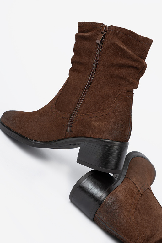 colore marrone pelle scarpe con un top arricciato Sergio Leone