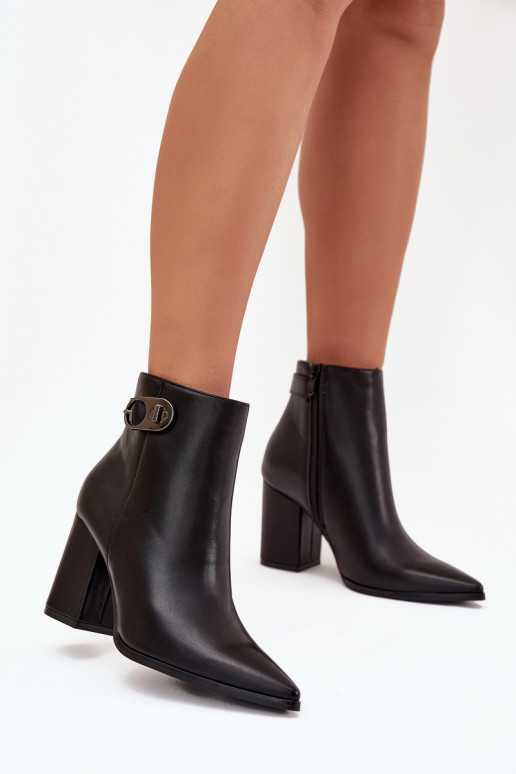 Stivali da donna Con decorazioni Detalem colore nero Tharina