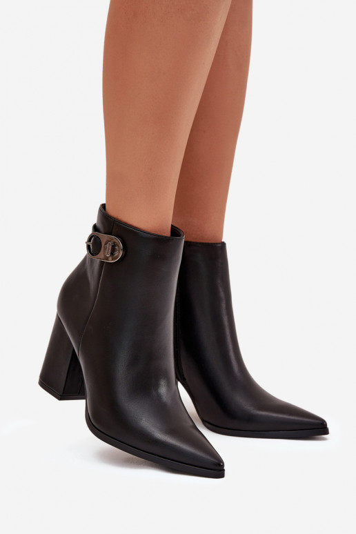 Stivali da donna Con decorazioni Detalem colore nero Tharina