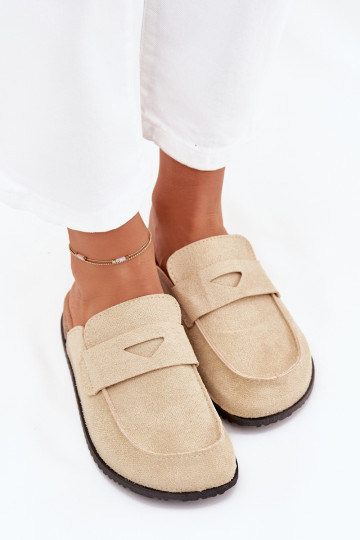 Pantofole Zoccoli Femminile con una piattaforma beige Nivalia