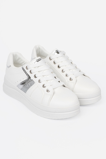 Colore bianco Scarpe modello sneakers z metallicom argentom akcentem