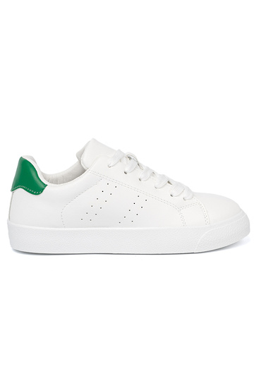 Elegantello classico Colore bianco Scarpe modello sneakers z verdem akcentem 2
