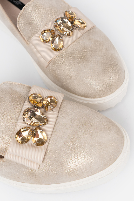 colore dorato mocassini z biżuteryjnym detalem na przodzie