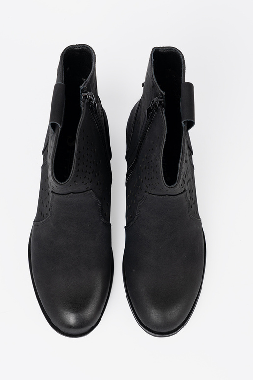 con elementi traforati colore nero scarpe