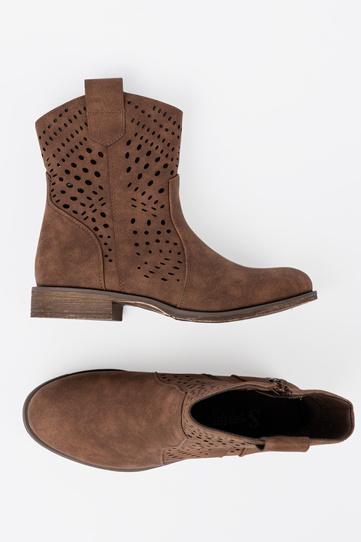 con elementi traforati colore marrone scarpe con elementi traforati colore marrone scarpe