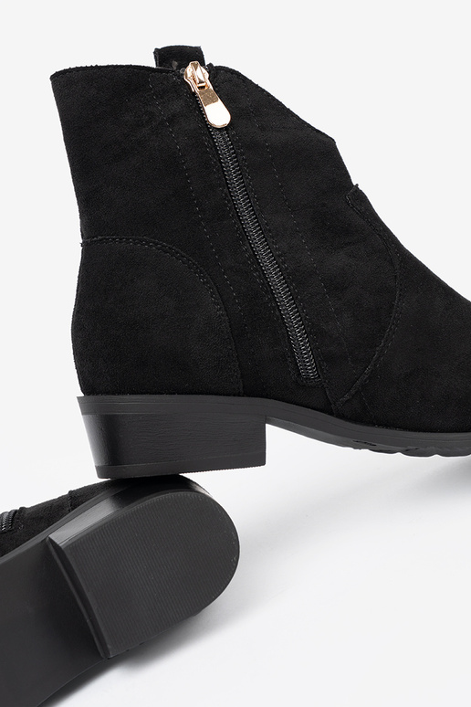 colore nero scarpe stivali da coAboy dalla pelle scamosciata