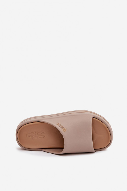 Pantofole da donna con una piattaforma Big Star SS274424 beige