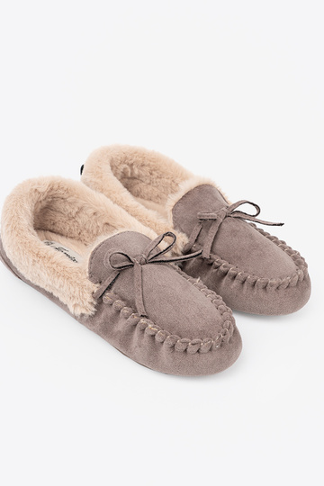 beige kapcie con un fiocco i puszystym Anętrzem typu mocassini