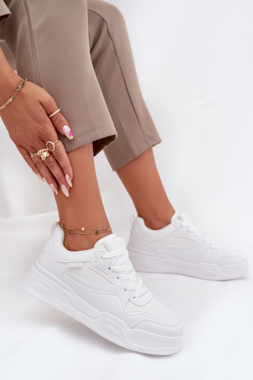 Scarpe modello sneakers Femminile con una piattaforma Big Star SS274590 HI-POLY SYSTEM Colore bianco
