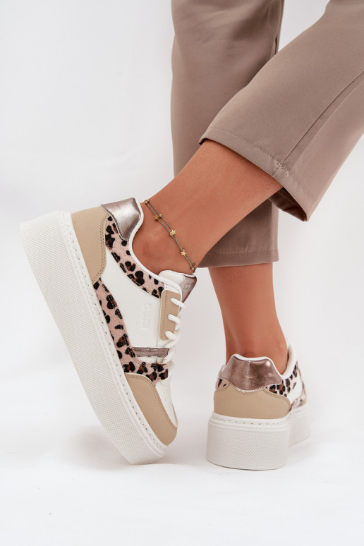 Femminile Scarpe modello sneakers con una piattaforma Big Star SS274357 con motivi di pelliccia di leopardo Bianco-beige