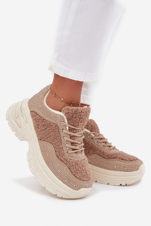 Scarpe modello sneakers Femminile con gli occhi scintillanti e una pelliccia Typu Baranek beige Zarika