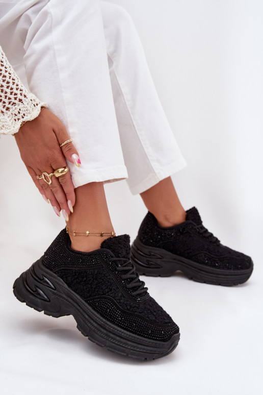 Scarpe modello sneakers Femminile con gli occhi scintillanti e una pelliccia Typu Baranek colore nero Zarika