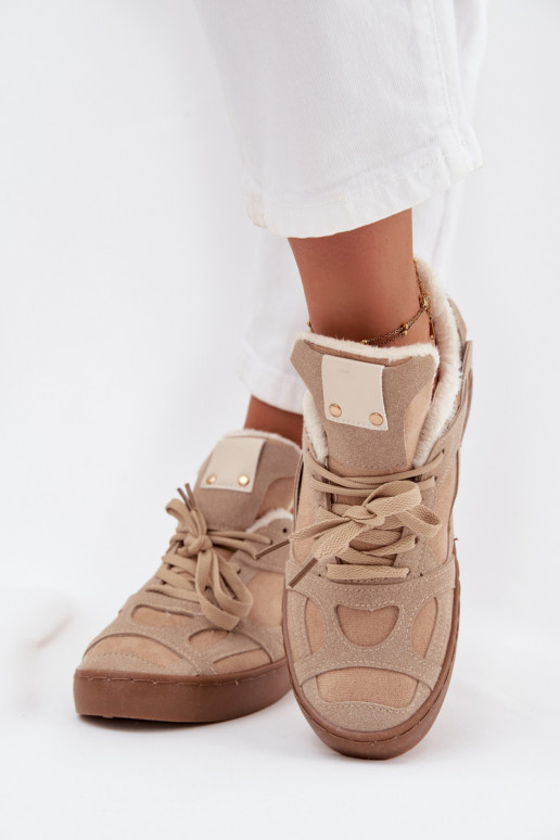 Scarpe modello sneakers Femminile con una piattaforma riscaldamento con pelliccia all interno beige Solvia