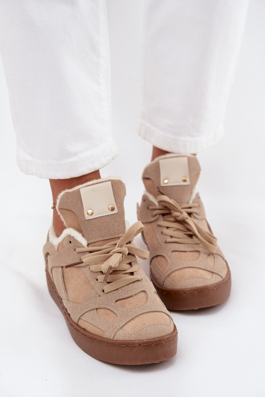 Scarpe modello sneakers Femminile con una piattaforma riscaldamento con pelliccia all interno beige Solvia