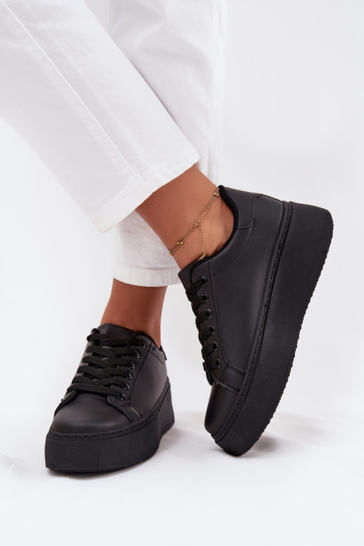 Scarpe modello sneakers Femminile con una piattaforma colore nero Sallira
