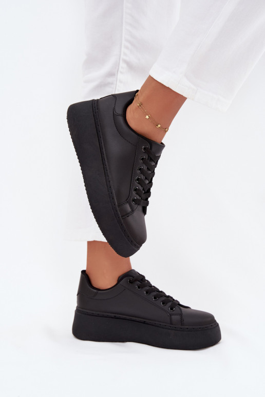 Scarpe modello sneakers Femminile con una piattaforma colore nero Sallira