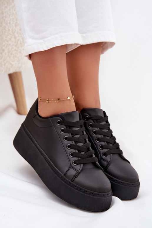 Scarpe modello sneakers Femminile con una piattaforma colore nero Sallira