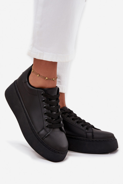 Scarpe modello sneakers Femminile con una piattaforma colore nero Sallira
