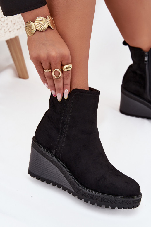 riscaldamento Stivali Su un cuneoin ecopelle scamosciatau colore nero Devevona