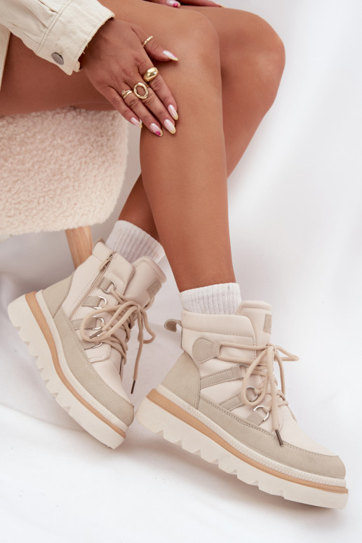 Stivali da donna con una piattaforma colore avorio Liorae Stivali da donna con una piattaforma colore avorio Liorae