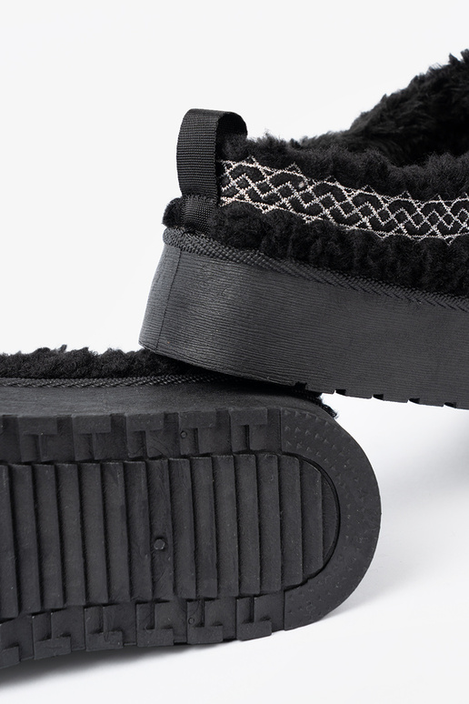 scarpe a'la Stivali da neve A colore nerom kolorze z ozdobnym haftem