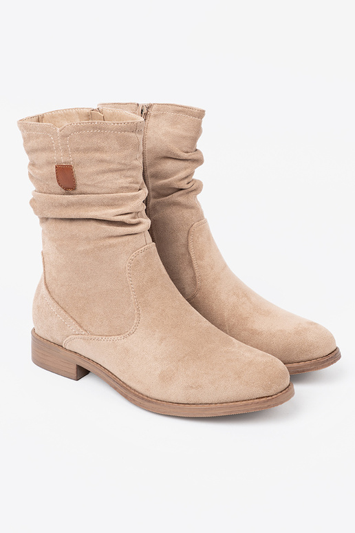 beige scarpe con un top arricciato