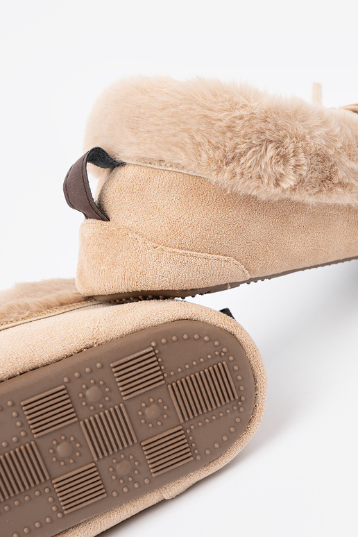 Caldo beige kapcie typu mocassini con un fiocco