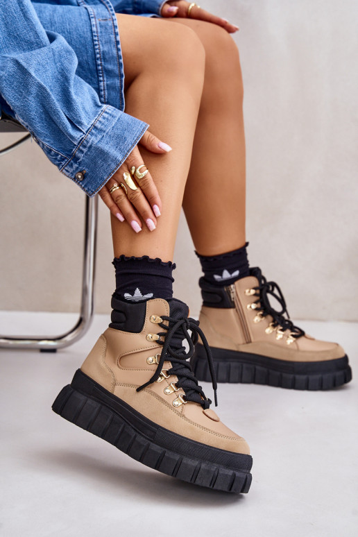 Femminile riscaldamento Stivali scarpe con una piattaforma colore marrone Jelenia