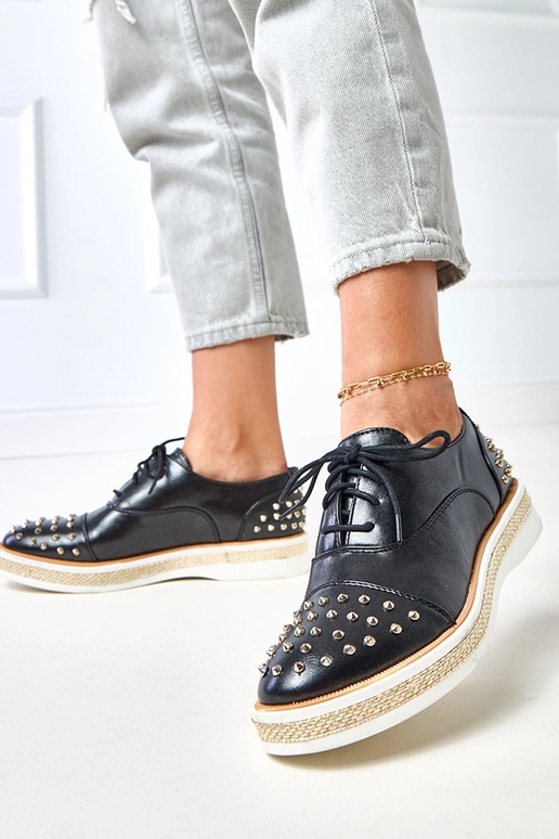 Stivaletti da donna neri con borchie... Stivaletti da donna neri con borchie...