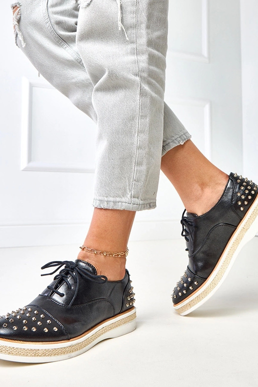 Stivaletti da donna neri con borchie... Stivaletti da donna neri con borchie...